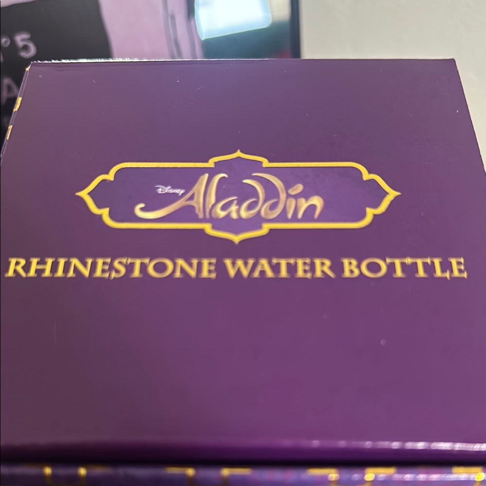 Disney Aladdin Purple and Gold Water Bottle from New York NIB - Picture 4 of 4